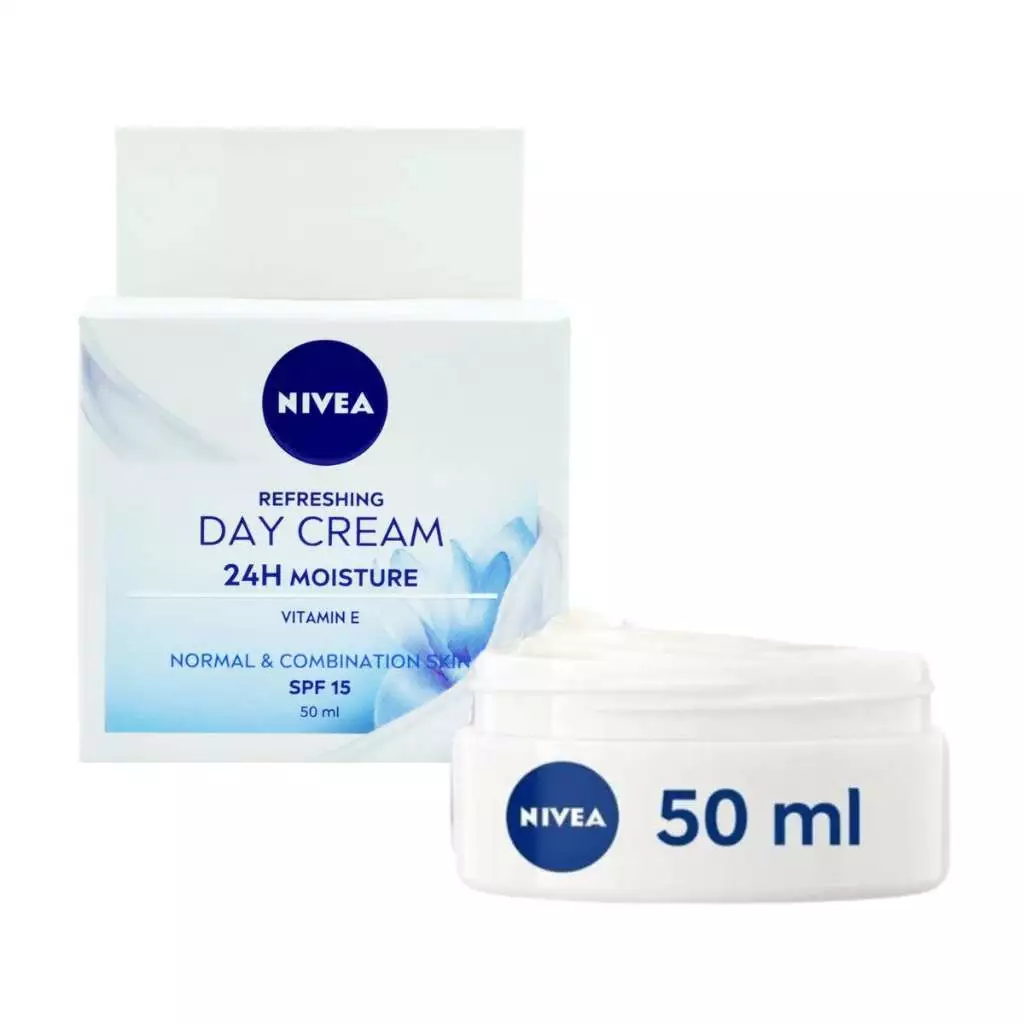 Nivea Day Cream SPF15 50ml - Image 1